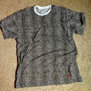 Large Supreme Hanes Leopard Tagless tee never worn in Mint condition!!